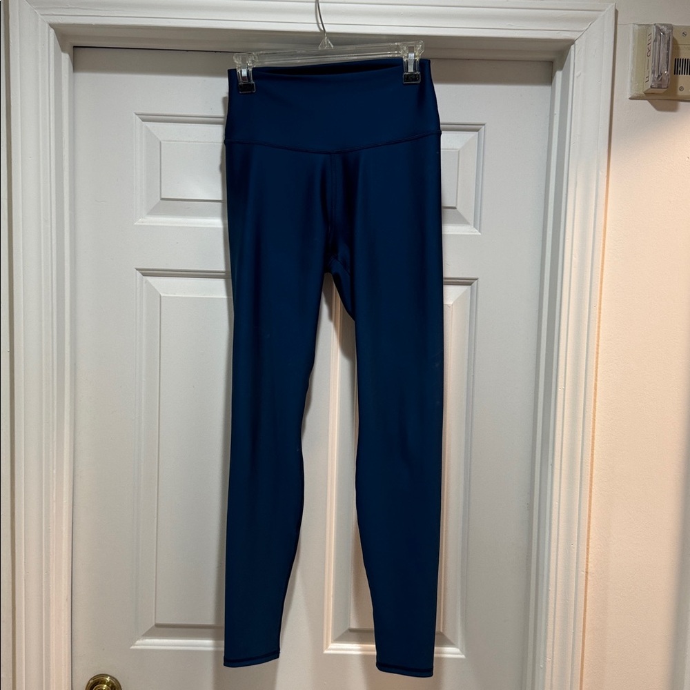 Alo Yoga High-Waist Airlift Legging - Picture 5 of 9